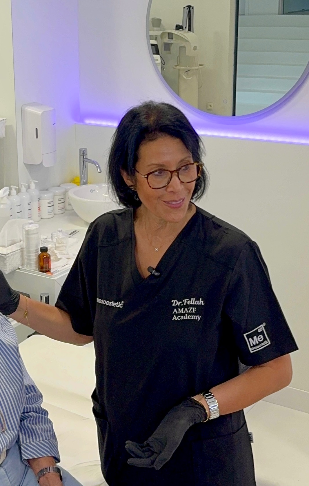 Démonstration de mésothérapie sur modèle par le Docteur Fellah